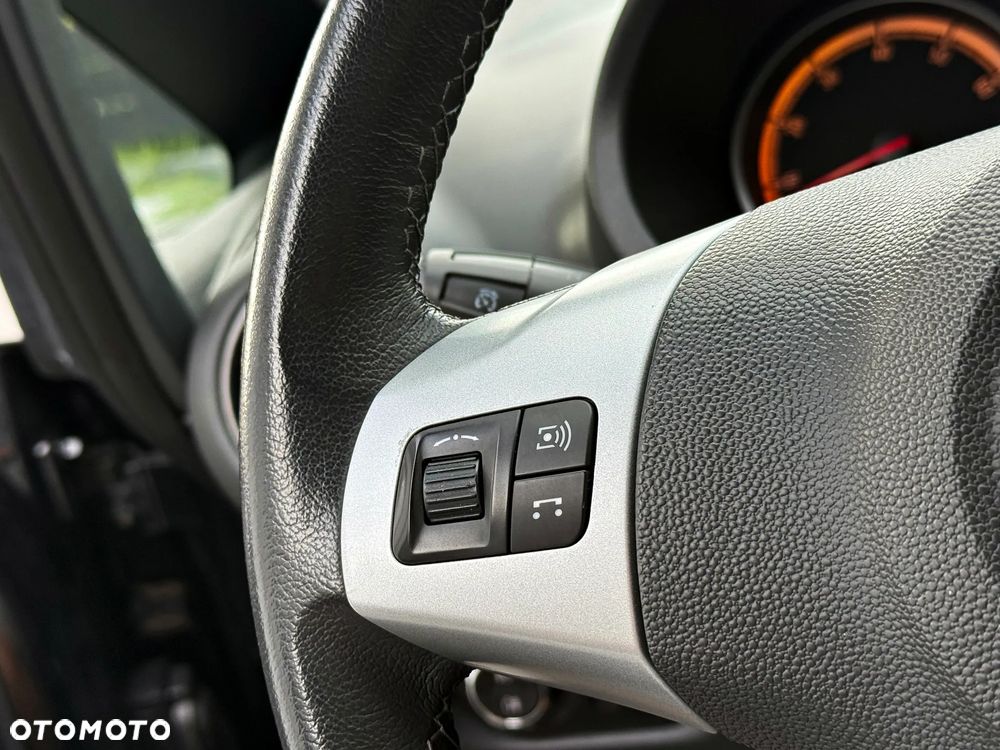 Opel Corsa 1.4 16V 150 Jahre - 12