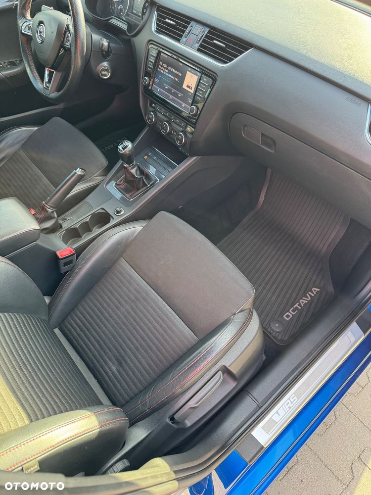 Skoda Octavia 2.0 TSI RS - 14