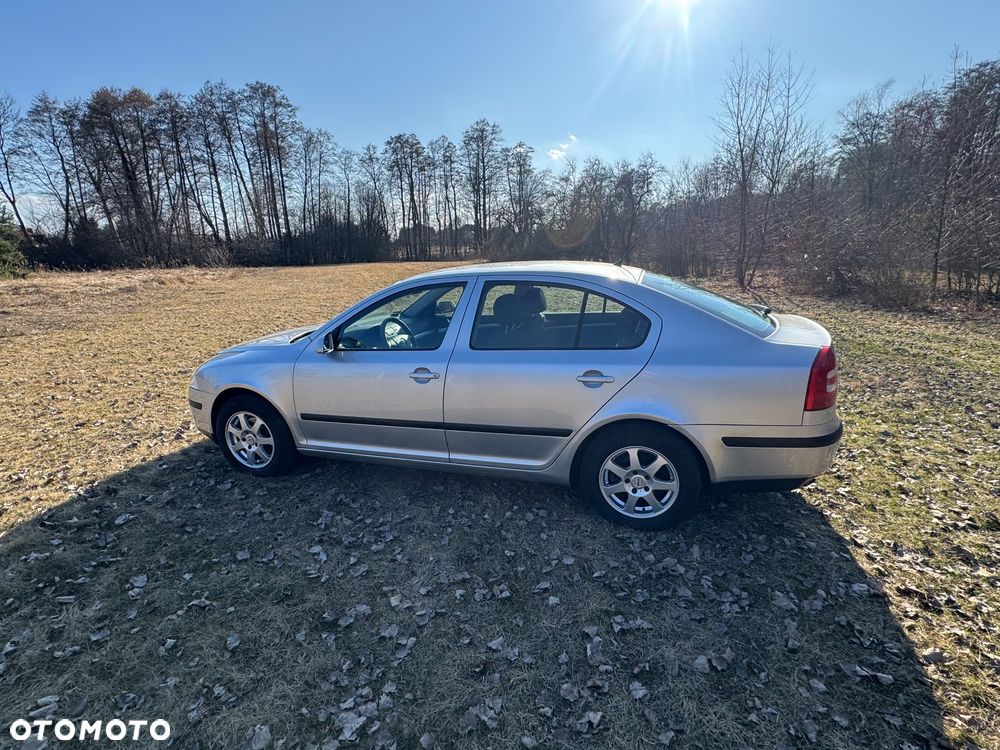 Skoda Octavia 1.6 Ambiente - 5