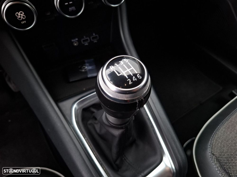 Renault Captur 1.0 TCe Exclusive - 18