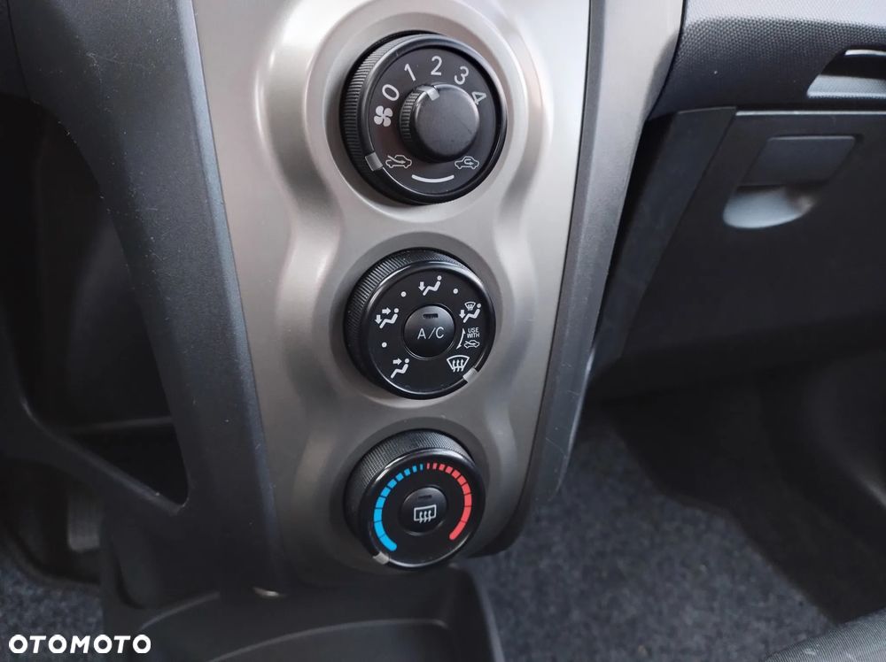 Toyota Yaris 1.33 Active - 27