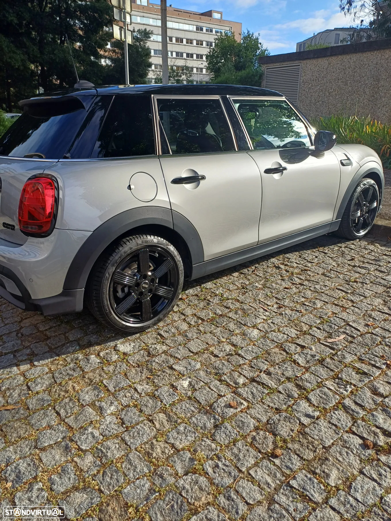 MINI 5 Portas Cooper Classic Auto - 5