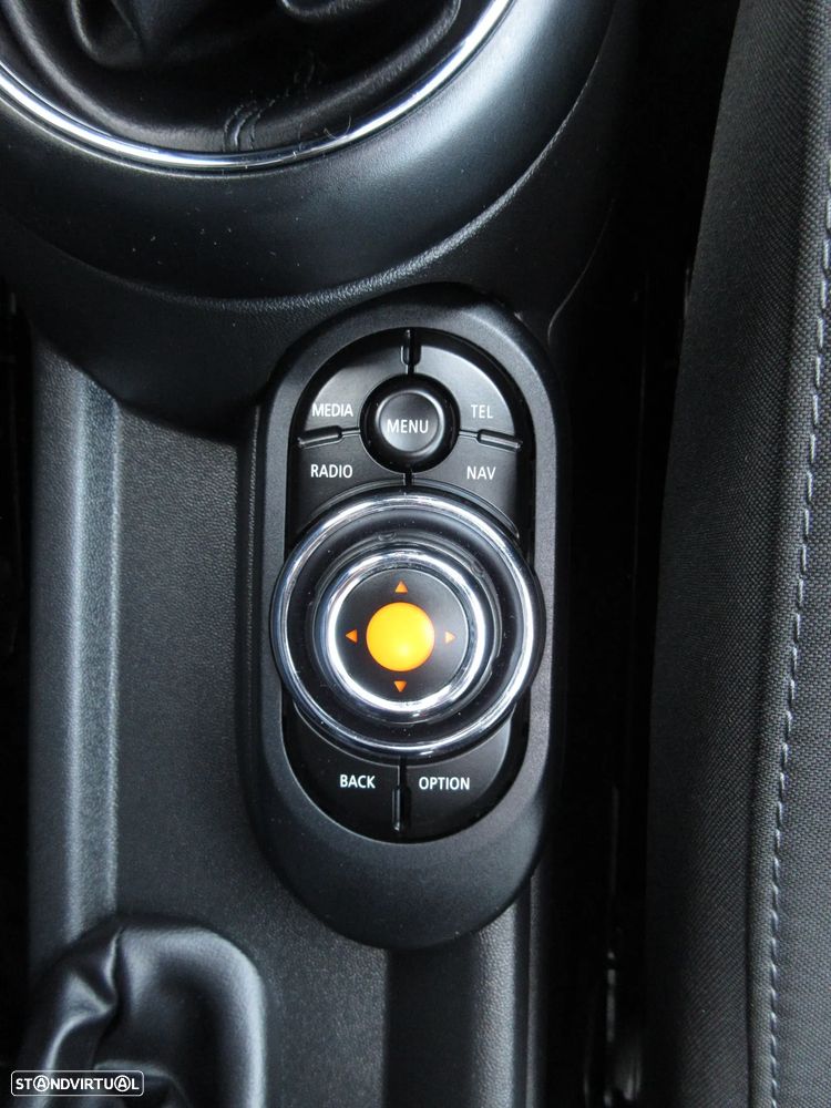 MINI 3 Portas Cooper D Auto - 49