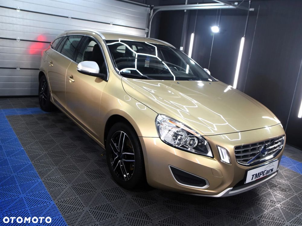 Volvo V60 D4 Geartronic - 24