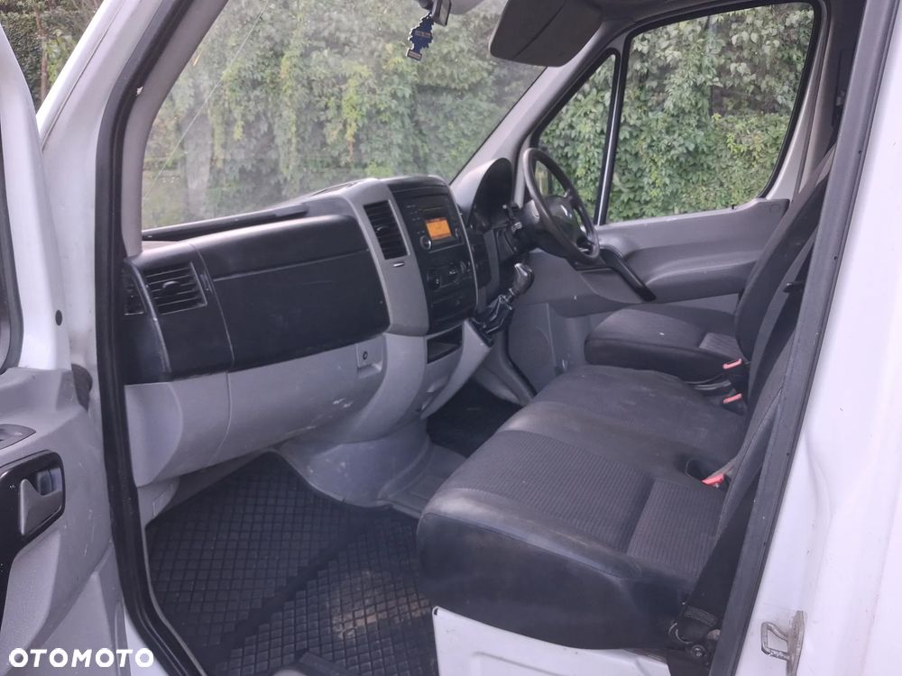 Mercedes-Benz Sprinter - 13