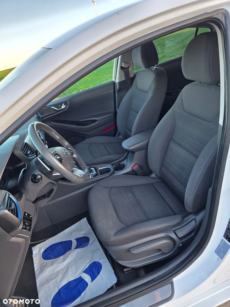Hyundai IONIQ 1.6 GDI Premium - 21