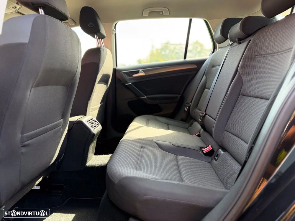 VW Golf 1.6 TDI Confortline - 18