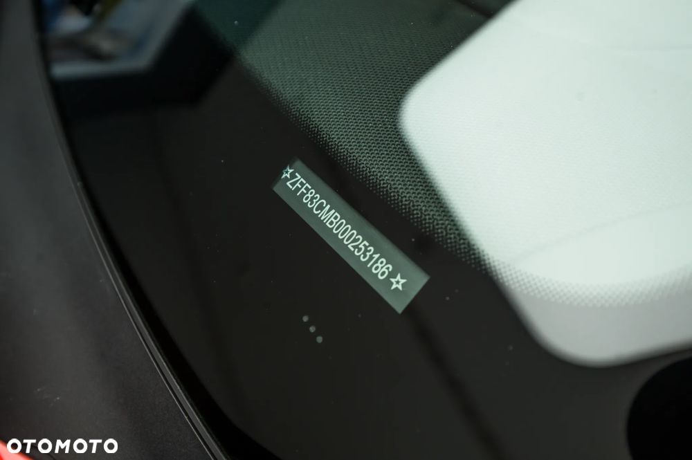 Ferrari 812 Superfast - 34