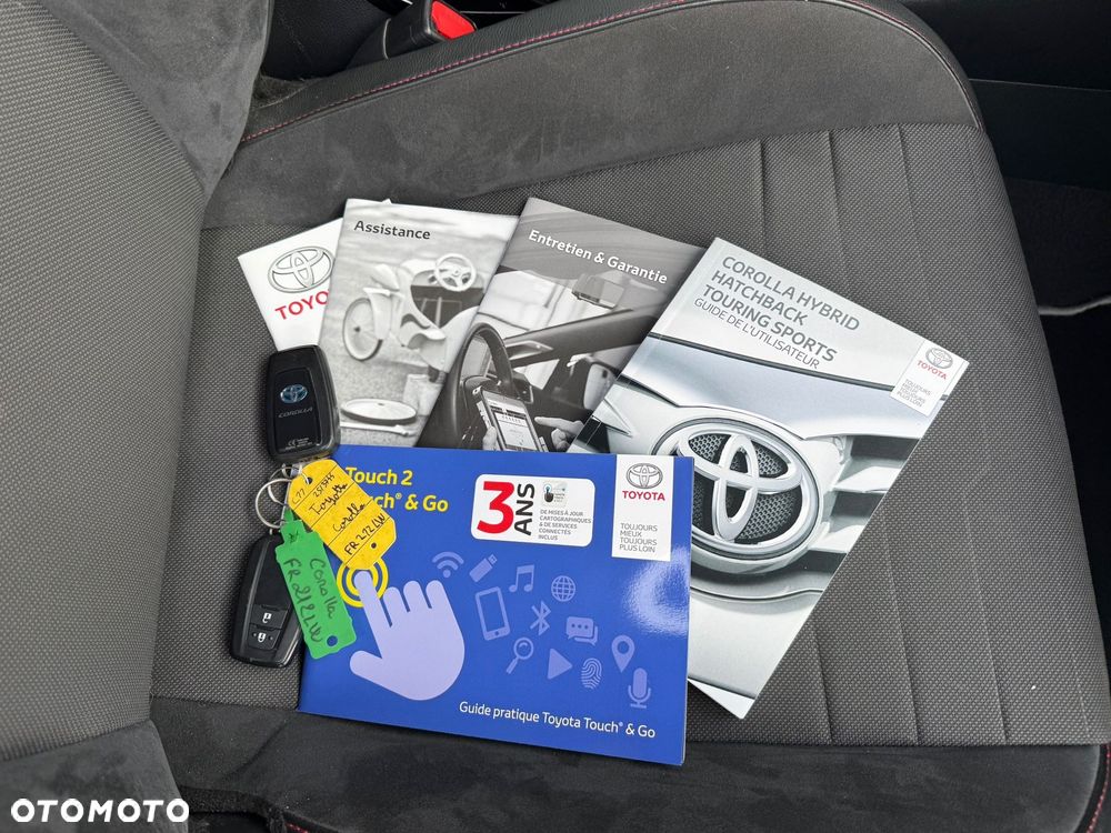 Toyota Corolla 2.0 Hybrid Executive - 23