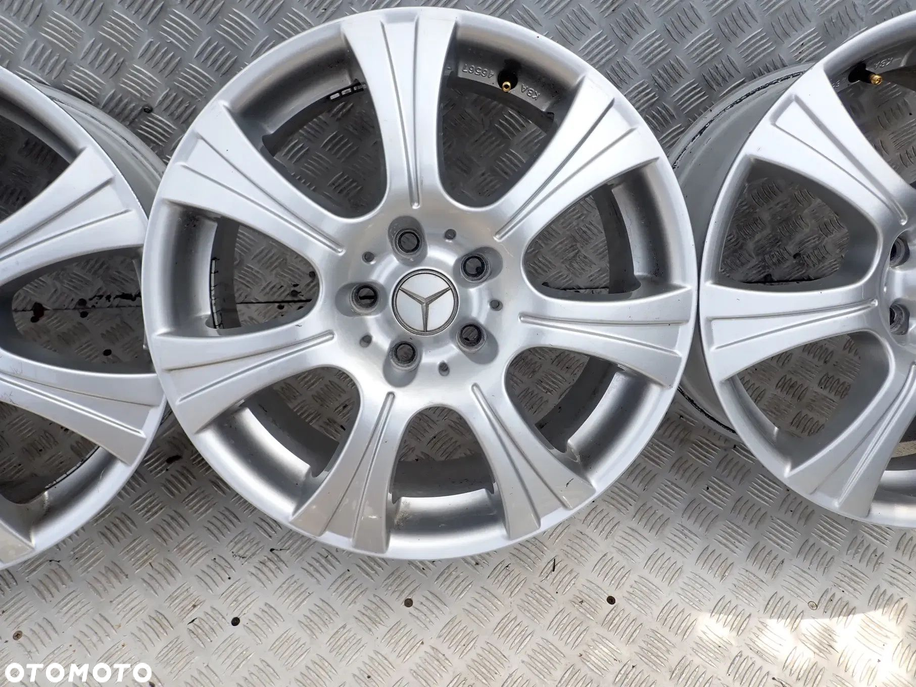 FELGI ALUMINIOWE MERCEDES 8JX18 ET60 5X112 - 6