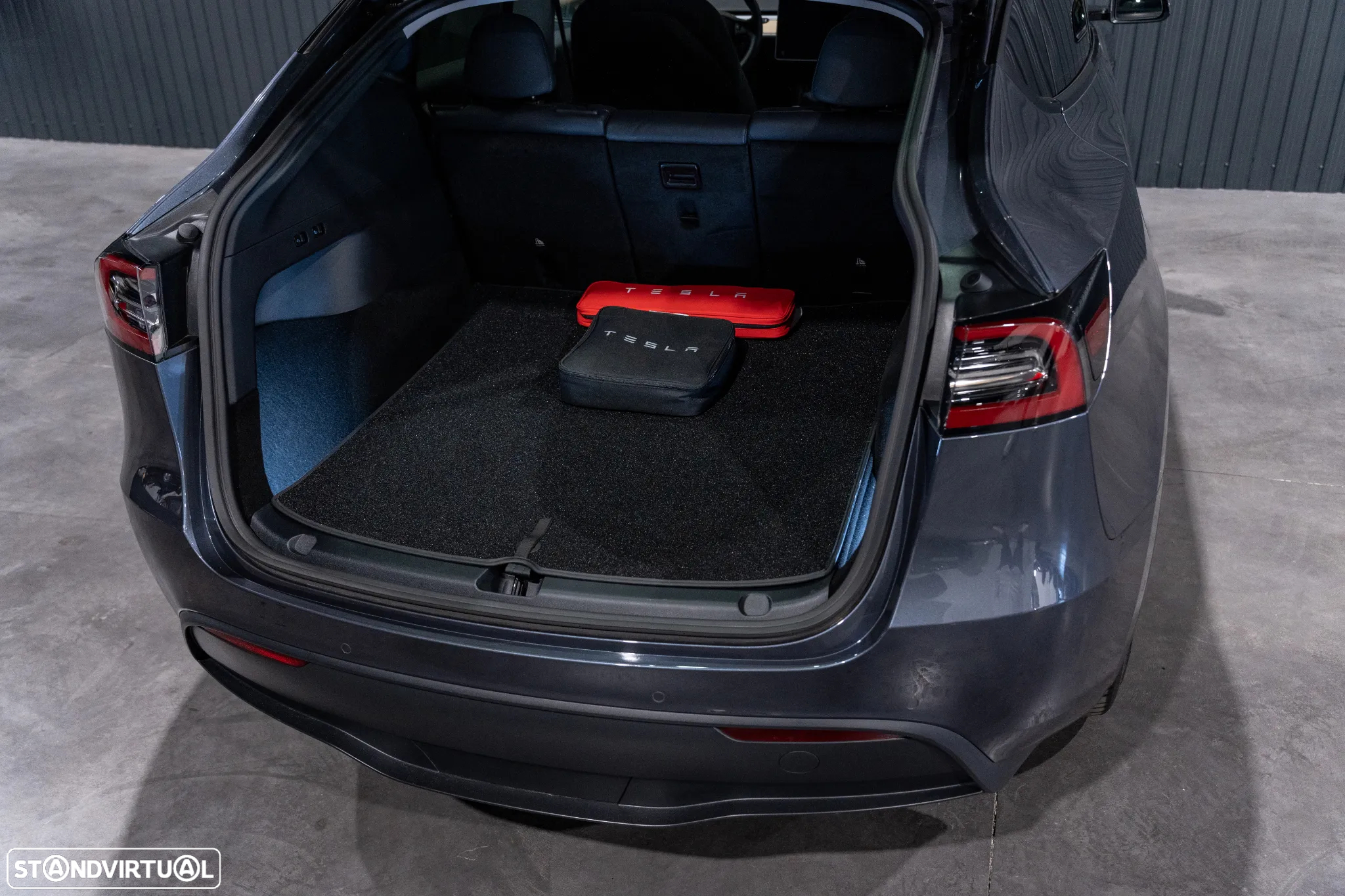 Tesla Model Y Long Range Dual Motor AWD - 57