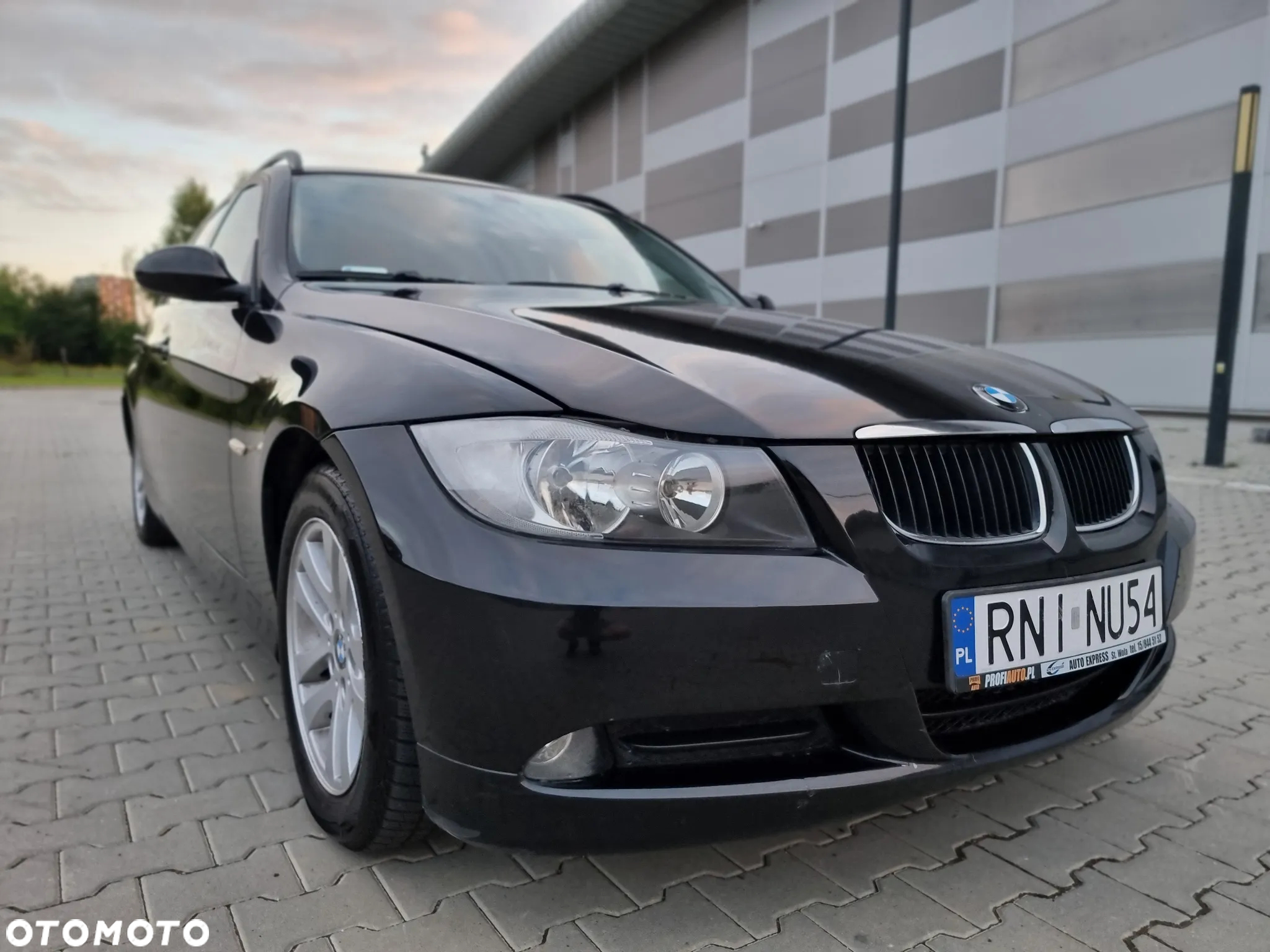 BMW Seria 3 320d DPF Touring - 13