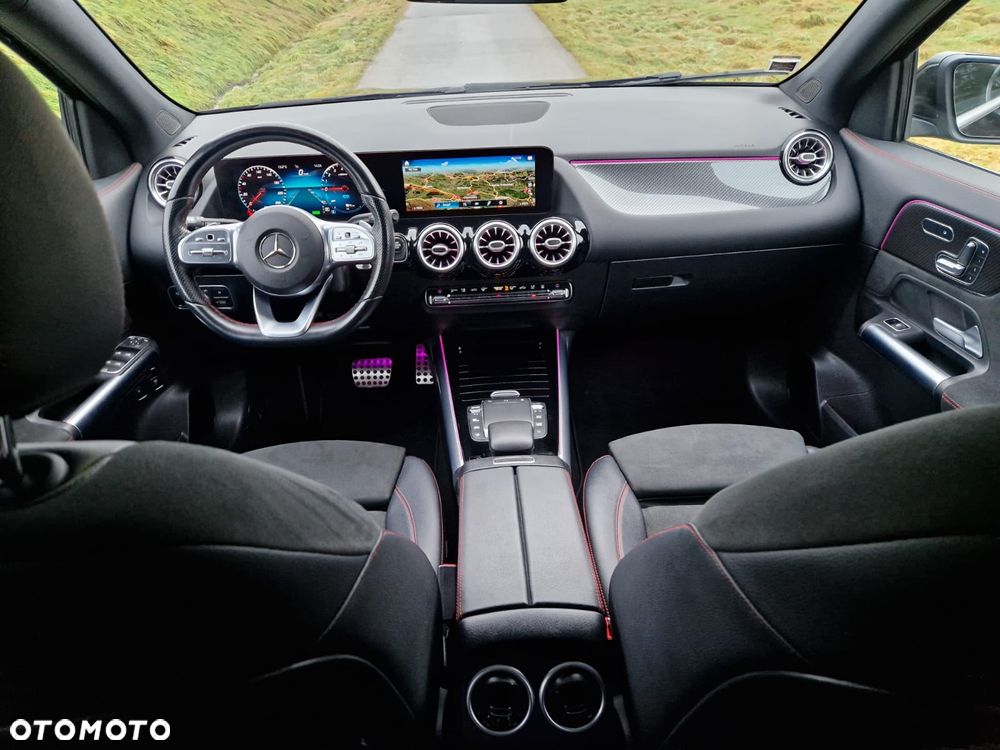 Mercedes-Benz GLA - 17