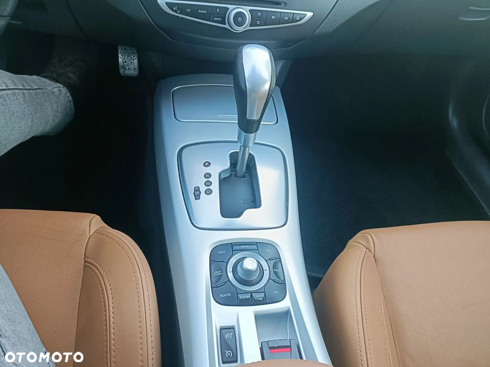Renault Laguna 3.0 dCi V6 Initiale - 16