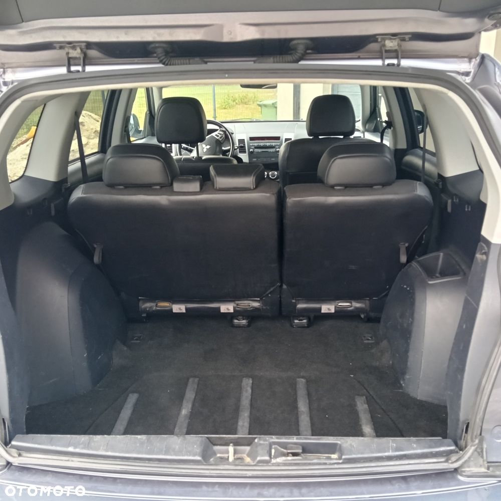 Mitsubishi Outlander - 7