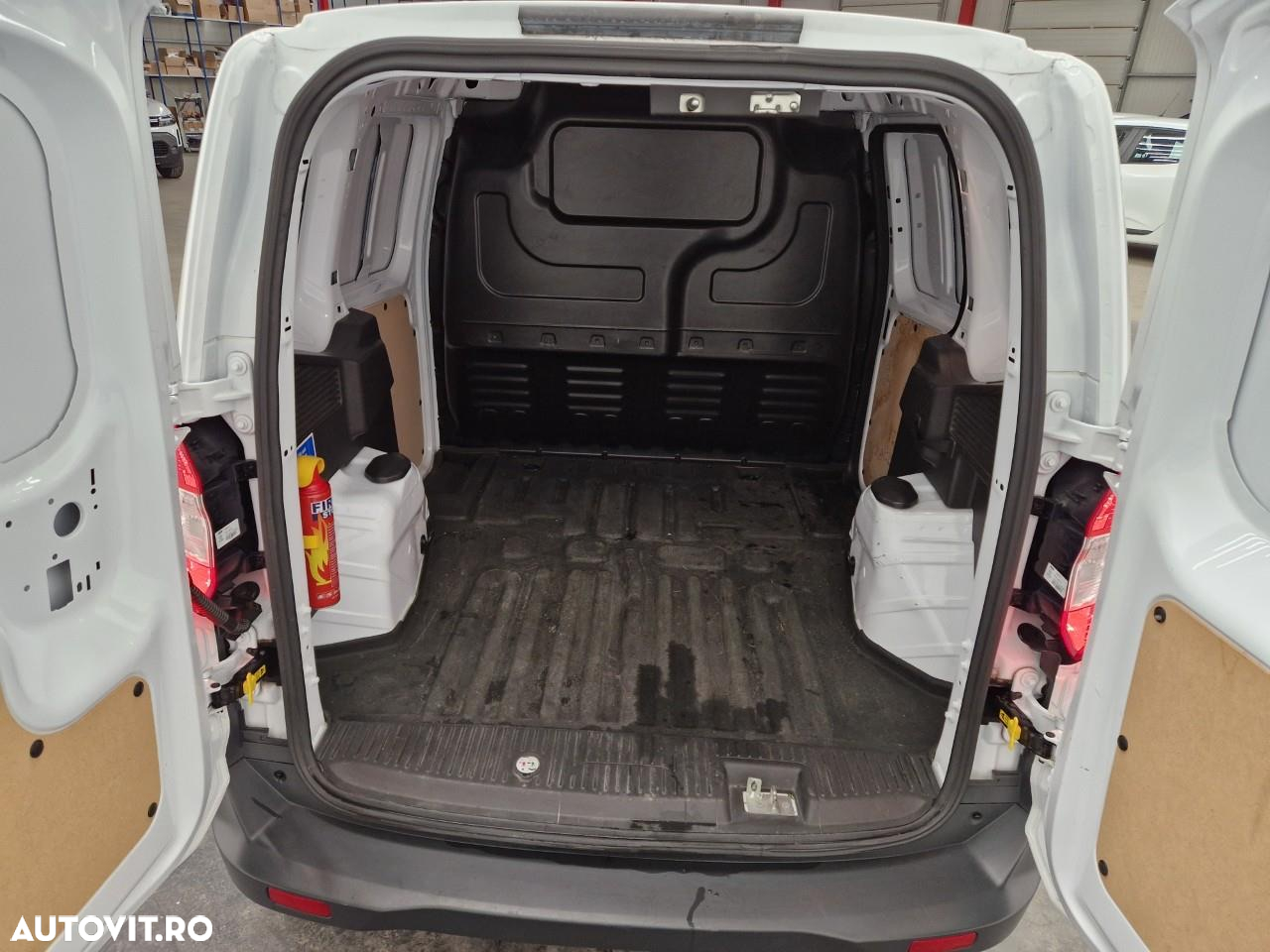 Ford Courier - 11