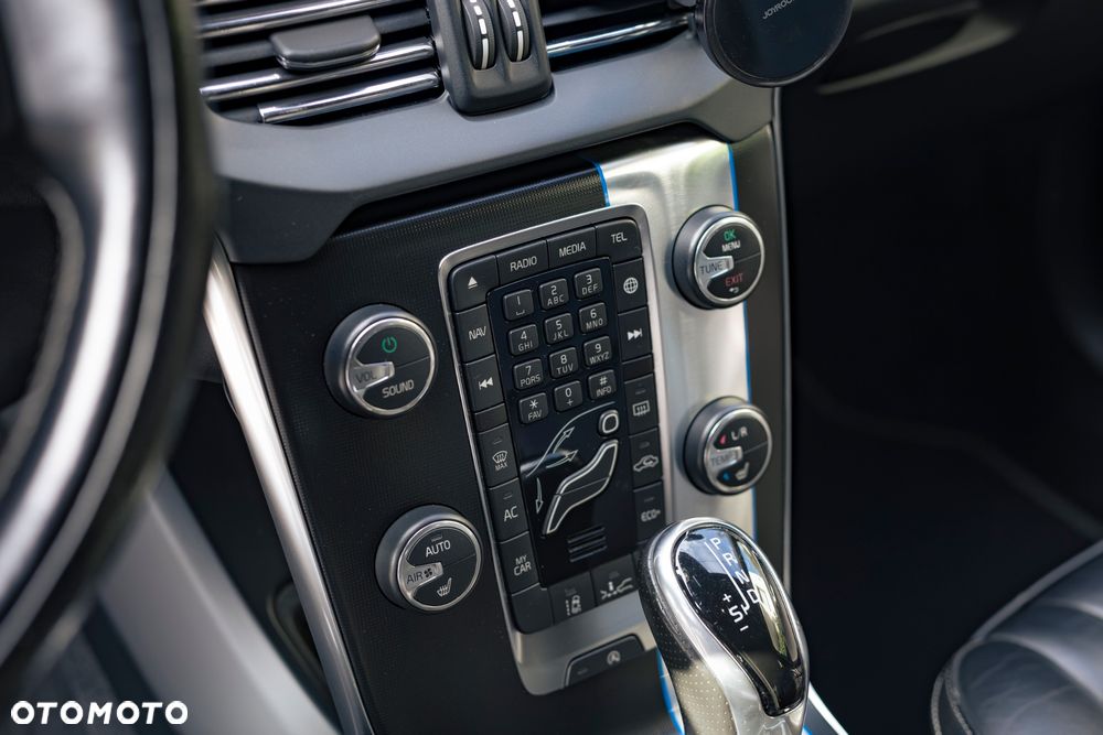 Volvo V40 D4 Geartronic RDesign - 16