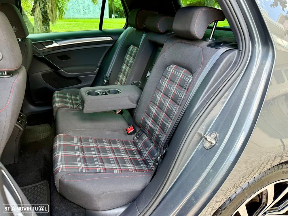 VW Golf GTI 2.0 TSI OPF DSG Performance - 10