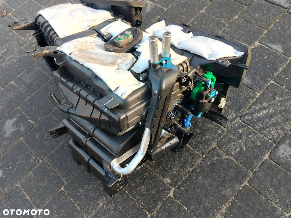 NAGRZEWNICA KIA CEE'D CEED 2 II LIFT KLIMA DWUSTREFOWA - 9