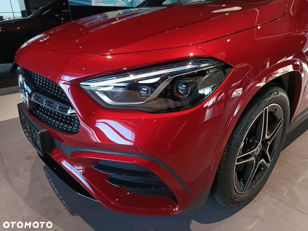 Mercedes-Benz GLA - 9