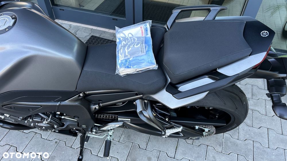 Yamaha FZ8 - 20