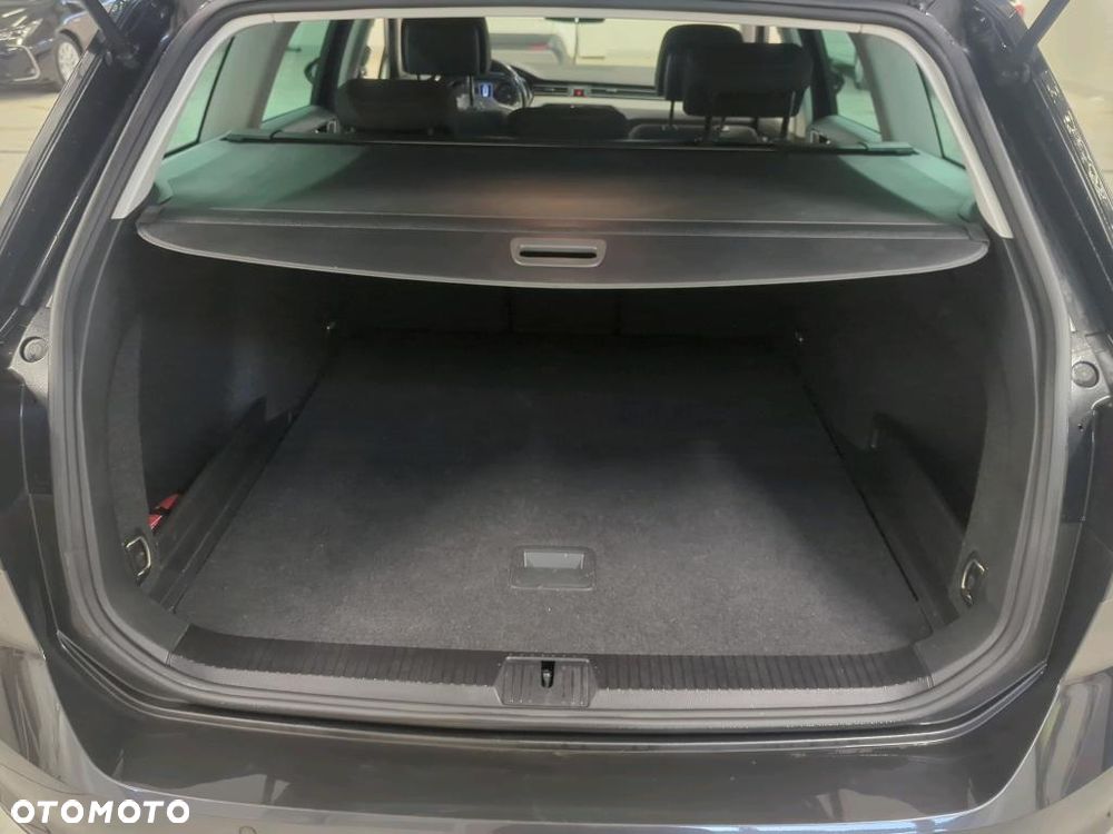 Volkswagen Passat Variant 2.0 TDI EVO Business DSG - 20