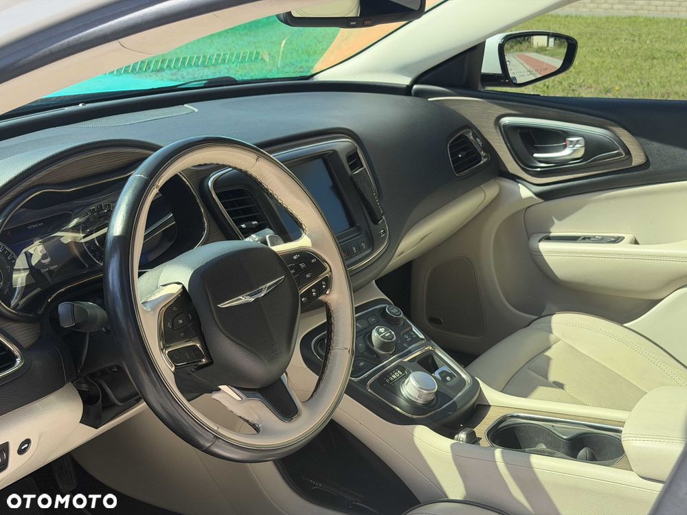 Chrysler 200 - 7