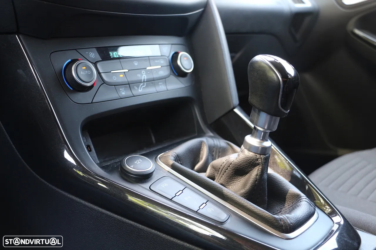 Ford Focus 1.0 SCTi Titanium - 22
