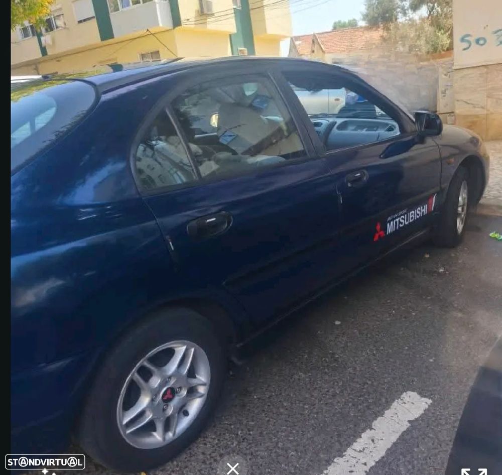 Mitsubishi Carisma Hatchback 1.6 GLX ABS - 23