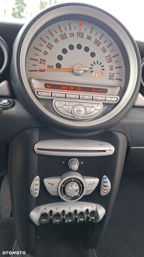 MINI Clubman Cooper D - 13