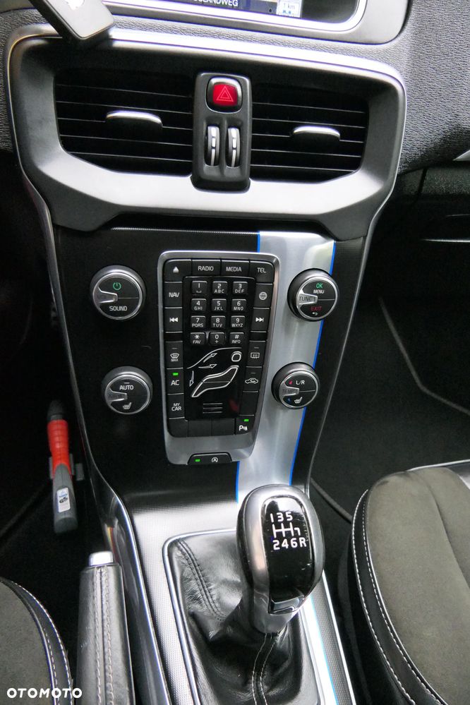 Volvo V40 D2 Drive-E R-Design Momentum - 26