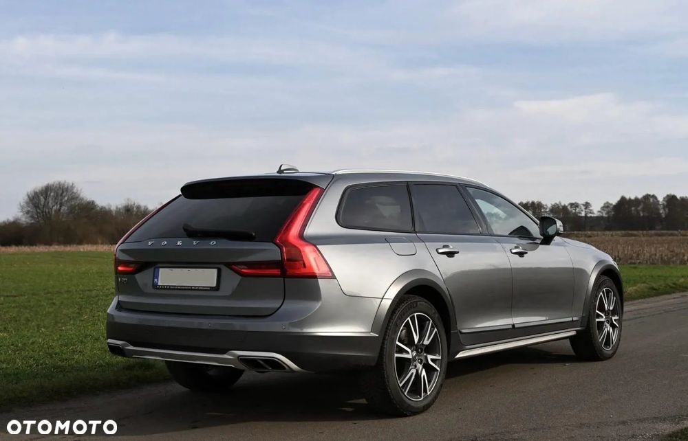 Volvo V90 D5 SCR AWD Momentum Pro - 5
