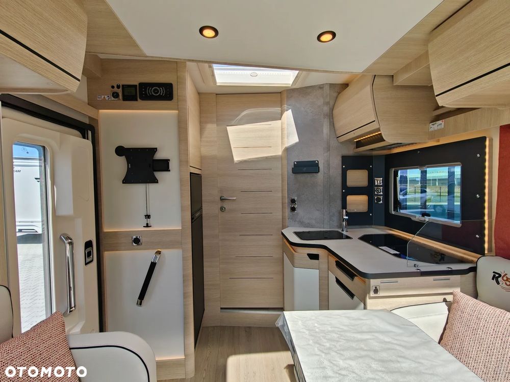 Rapido 666F  OD RĘKI - EKSKLUZYWNY KAMPER BOGATO WYPOSAŻONY - 11