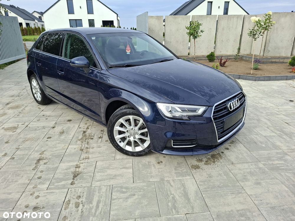 Audi A3 Sportback - 1