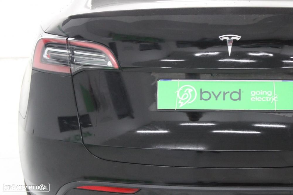 Tesla Model Y Performance AWD - 8