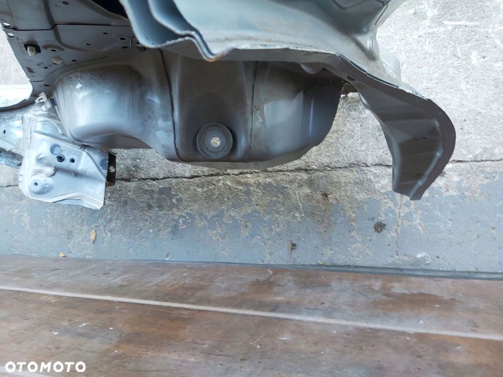 Toyota Yaris II błotnik ćwiartka prawy tył 1F8 - 4