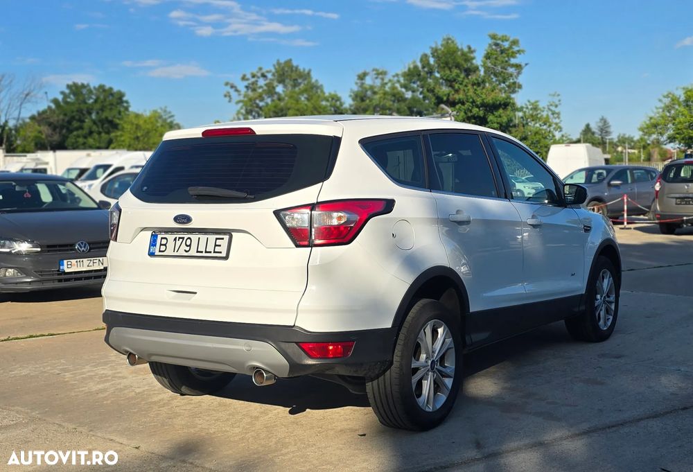 Ford Kuga 2.0 TDCi 4WD Powershift Titanium - 4
