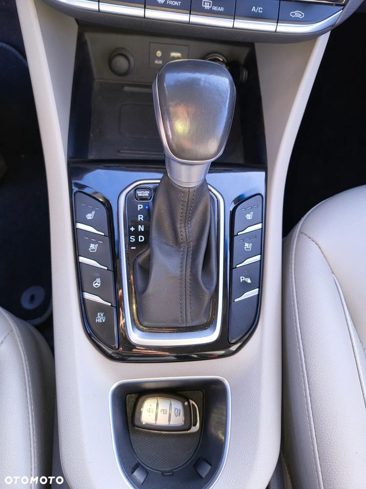 Hyundai IONIQ plug-in hybrid Platinum - 4