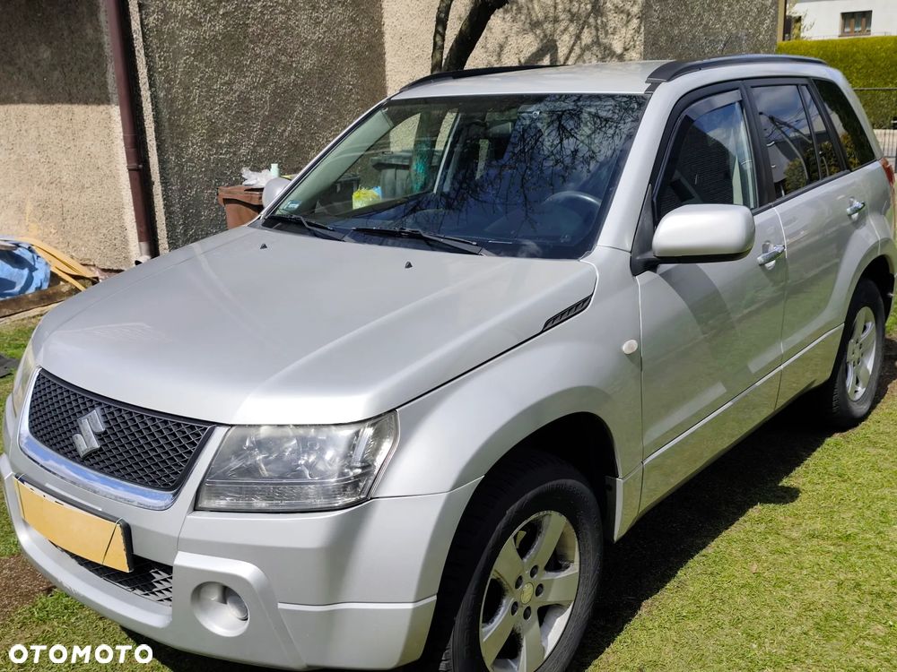 Suzuki Grand Vitara 2.0 Club - 8
