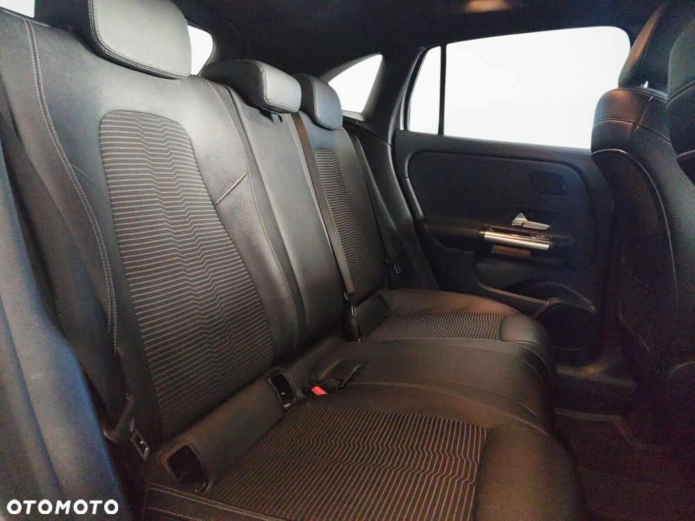 Mercedes-Benz GLA - 21