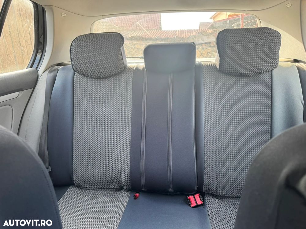 Volkswagen Golf 1.6 FSI Comfortline - 10