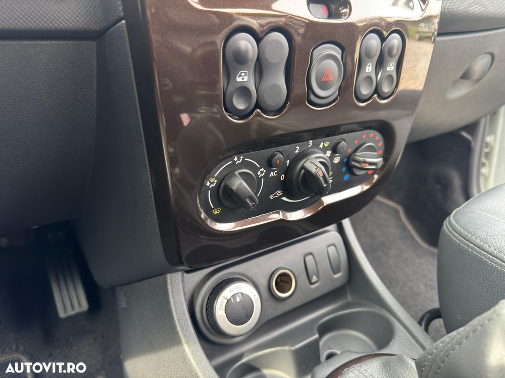 Dacia Duster 1.6 16V 105 4x4 Laureate - 8
