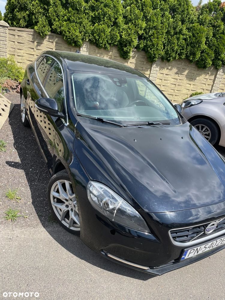 Volvo V40 D2 R-Design - 1
