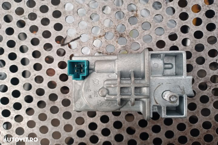 BLOCATOR VOLAN A2045458132 Mercedes-Benz C-Class W204/S204/C204 [face - 2