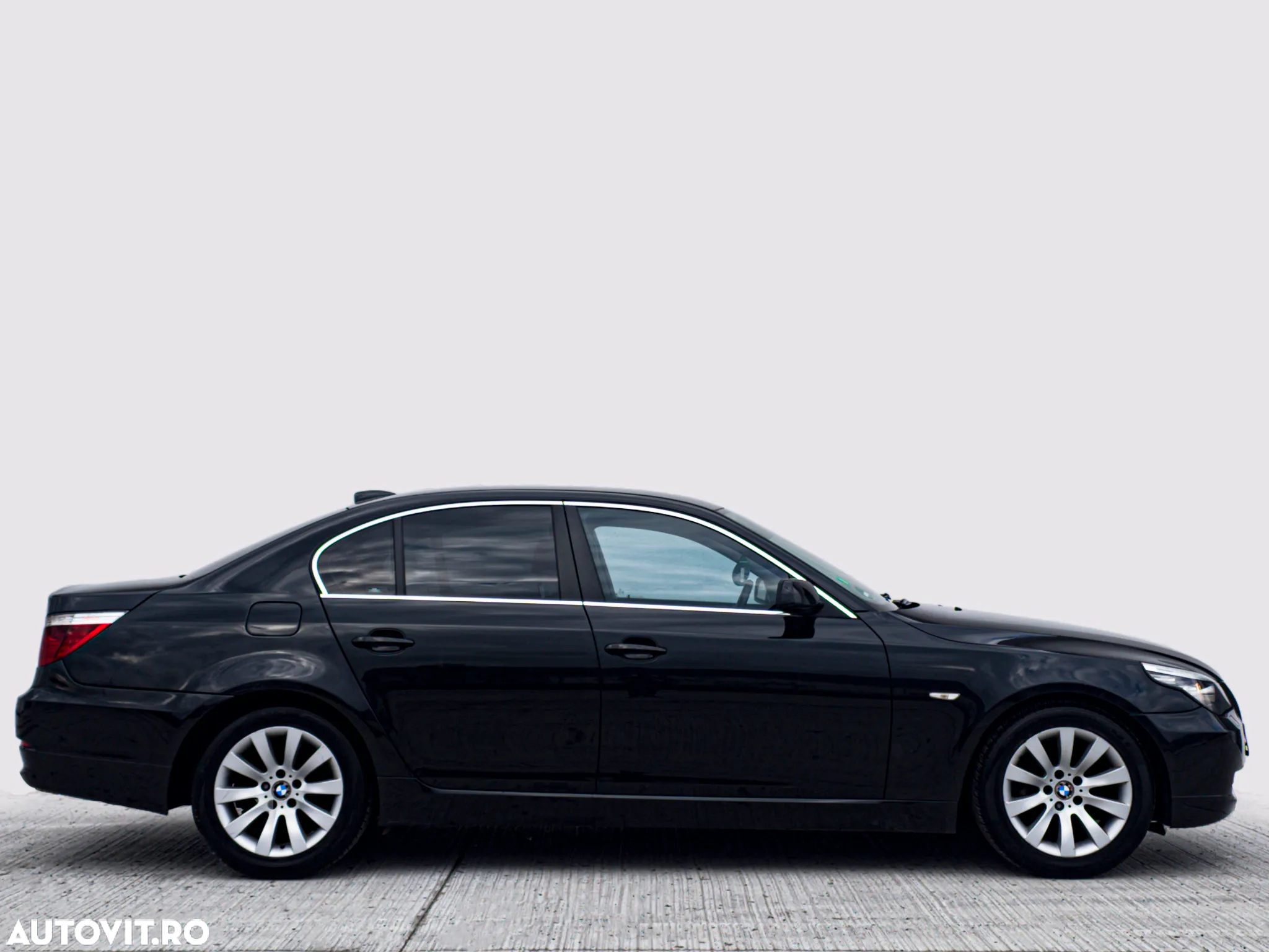 BMW Seria 5 520d - 7