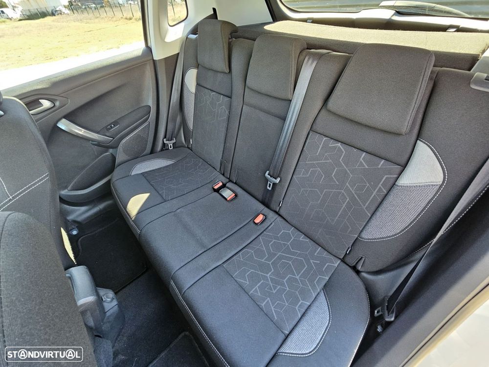Peugeot 2008 1.6 BlueHDi Style - 21
