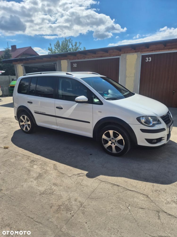 Volkswagen Touran 1.4 TSI Cross DSG - 6