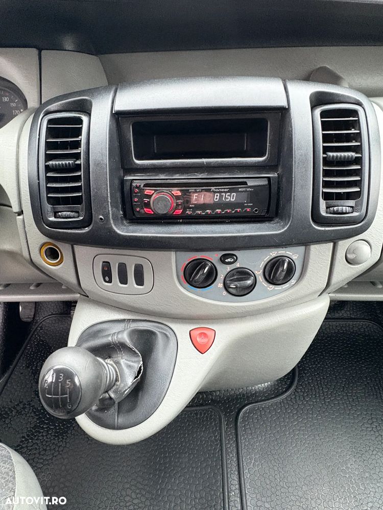 Renault Trafic 2.0 dCi 115 Combi L2H1 - 20