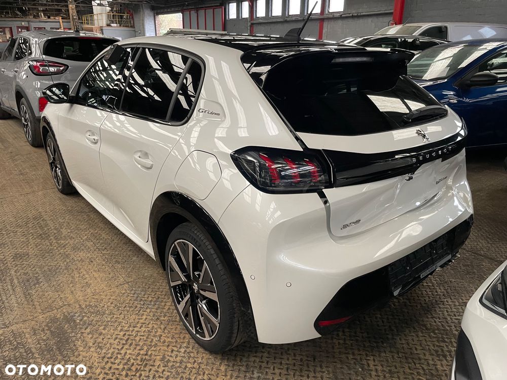 Peugeot 208 - 4
