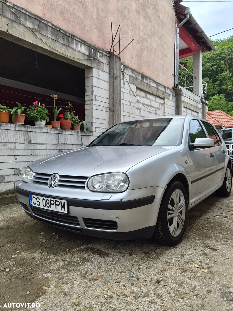 Volkswagen Golf - 3